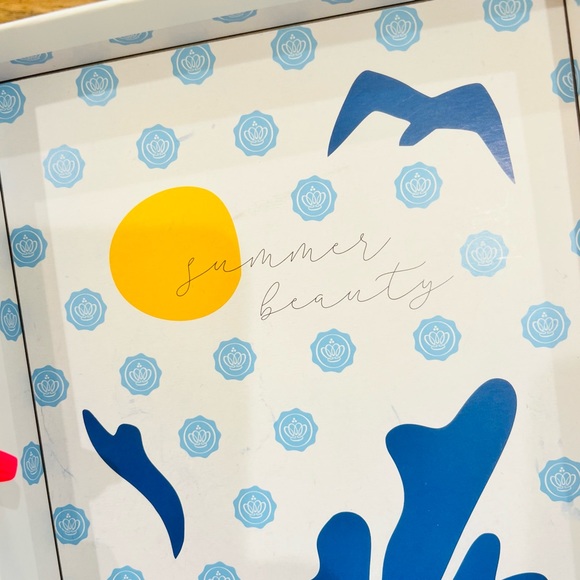 GLOSSYBOX Limited Edition ‘Fresh Breeze’ Keepsake Storage Box - Picture 5 of 6